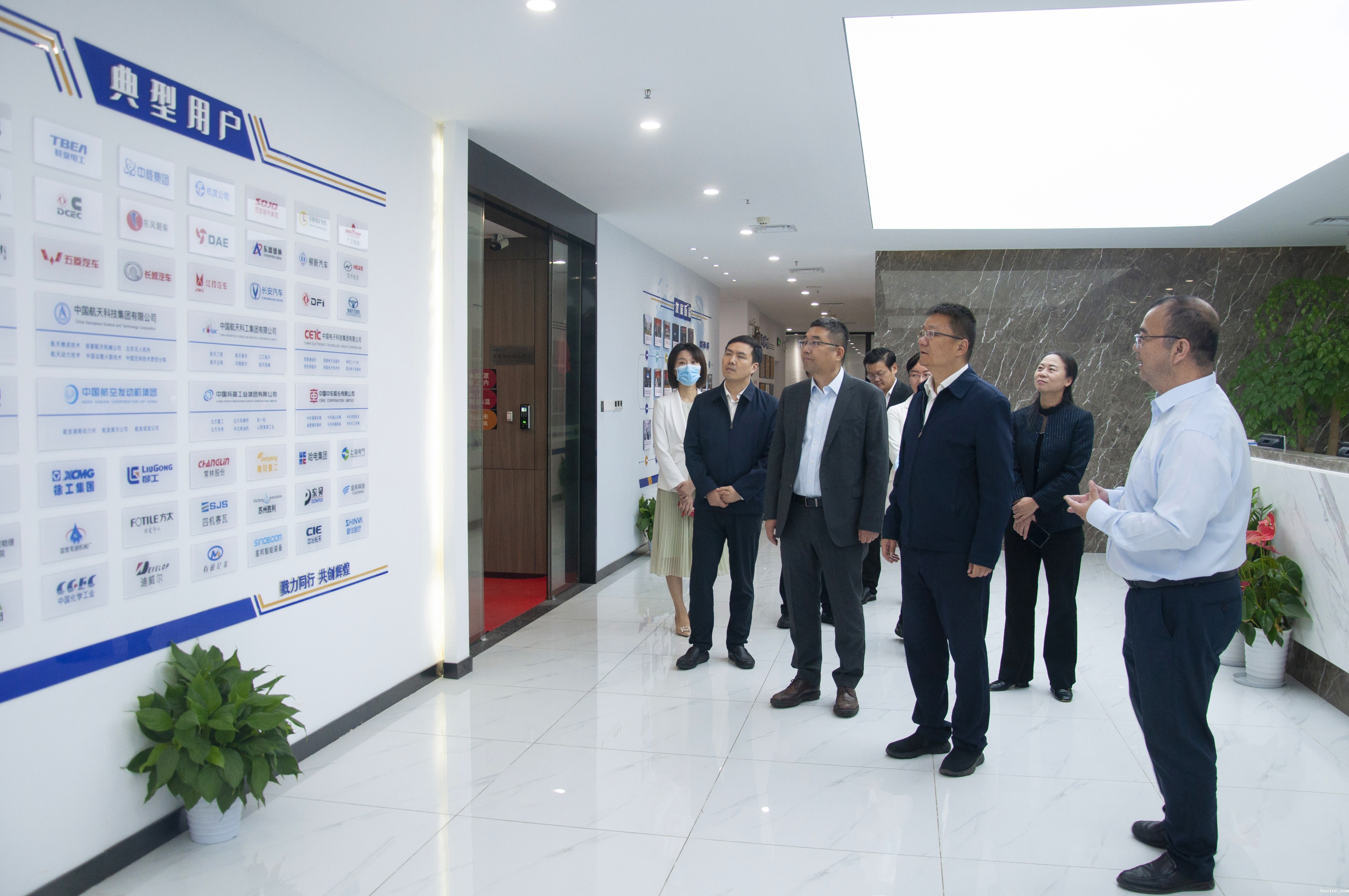  黄石市委副书记、市长吴之凌一行莅临betway官网公司考察交流 