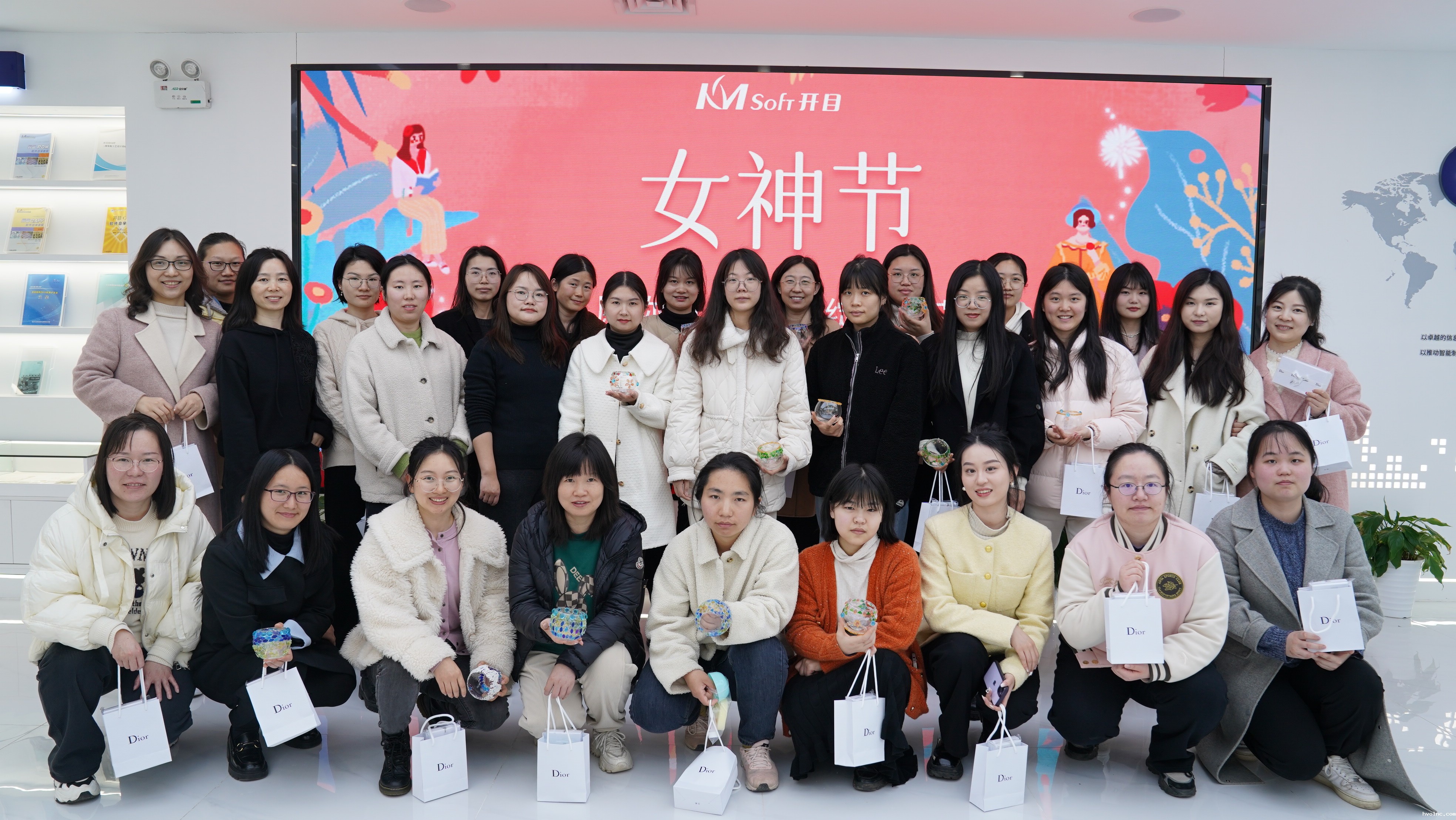 3·8特辑丨致betway官网女神，热辣滚烫，绽放光芒