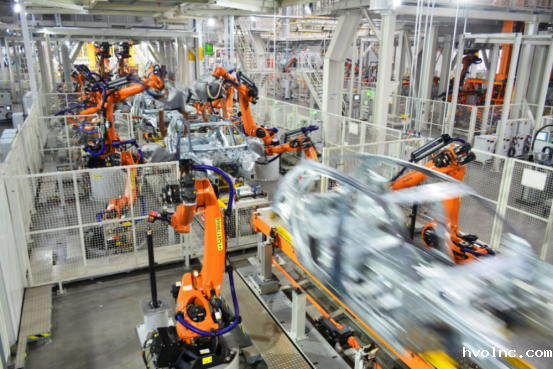 喜提先进级智能工厂“全家桶”！一汽-大众五大基地领跑行业转型